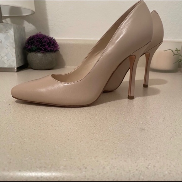 Nine West Heels Almond Toe - Picture 2 of 3